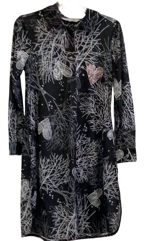 The Latest Fashion Trends Women's Graphic Print Long Sleeves Dress In Black/soft White Flowy Fabric