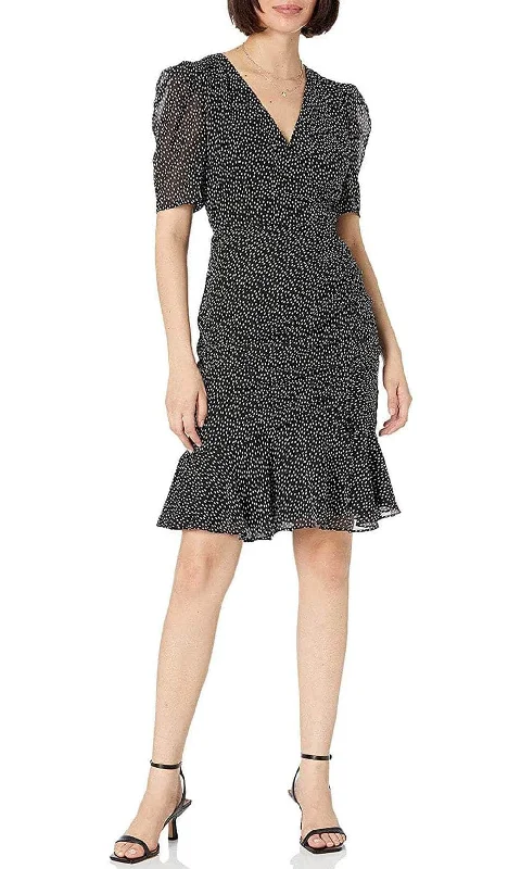 Fashion-Forward Adrianna Papell AP1D103433 - Short Sleeve V-Neck Casual Dress Anniversary Sale