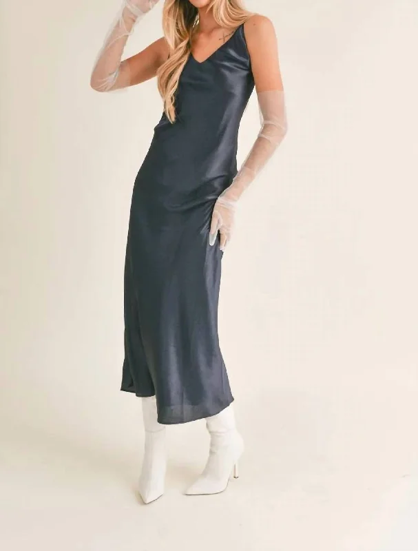 Classic Elegance Sales Artemis Back Strap Maxi Dress In Navy Chic Allure