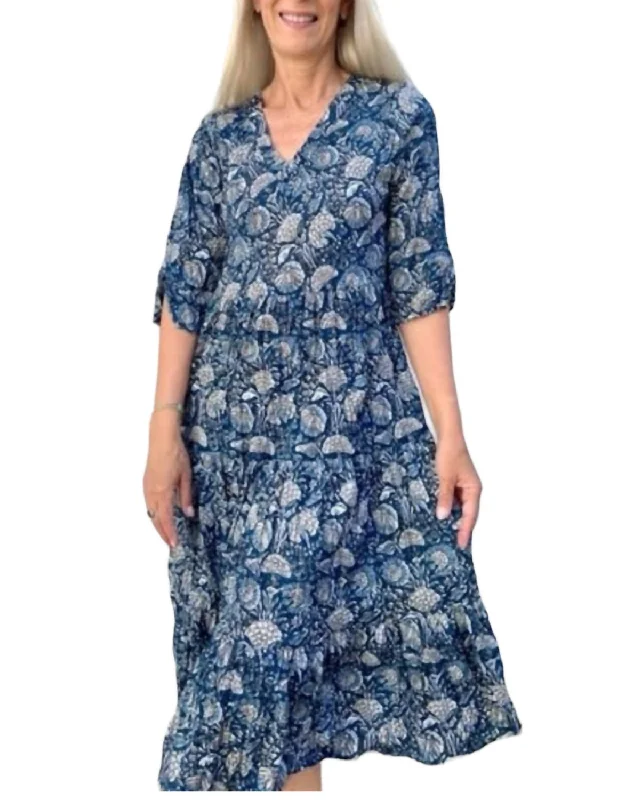 Urban Style Promotions Jok V-Neck Dress In Indigo Floral Minimalist Chic