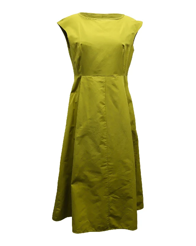 Boutique Styles Max Mara Weekend Sleeveless Pleated Midi Dress in Green Taffeta Polyester Elegant Contour